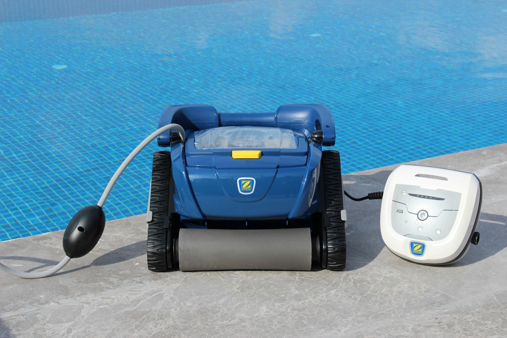 Crystal Clear Waters: Mastering Pool Cleaning with the Best Swimming Pool Vacuum Cleaners