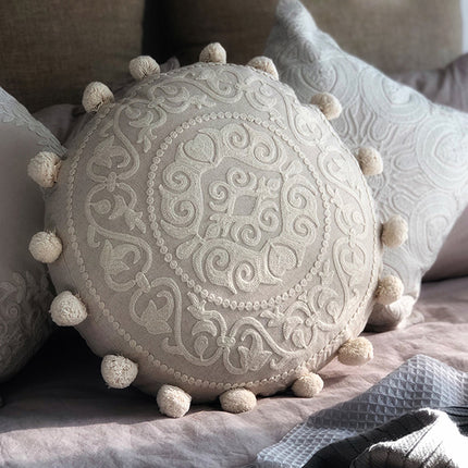 Vintage embroidered French pillow - Wnkrs
