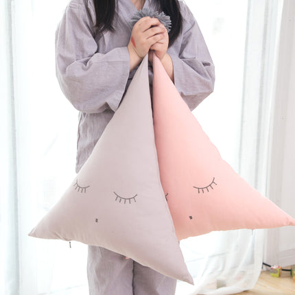 Cute little triangle pillow - Wnkrs