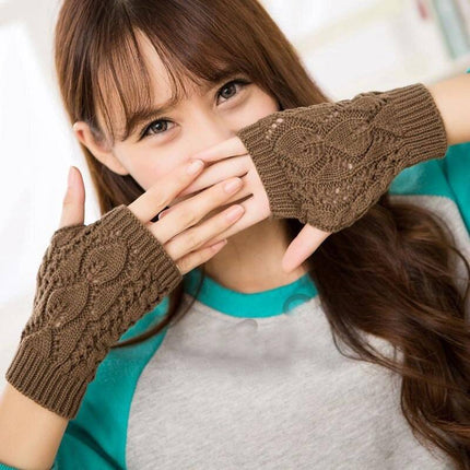 Women's Knitted Fingerless Gloves - Wnkrs