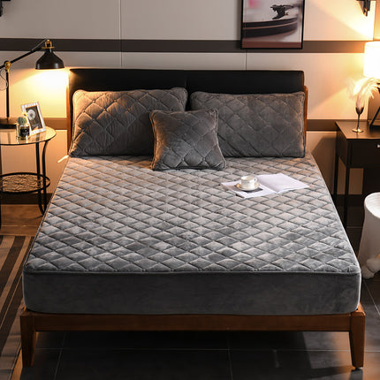 Crystal fleece padded bed cover - Wnkrs