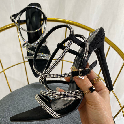 Escarpins à talons aiguilles pointus et à la mode pour femmes