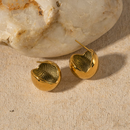 Pendientes de corte hemisférico bañados en oro para mujer