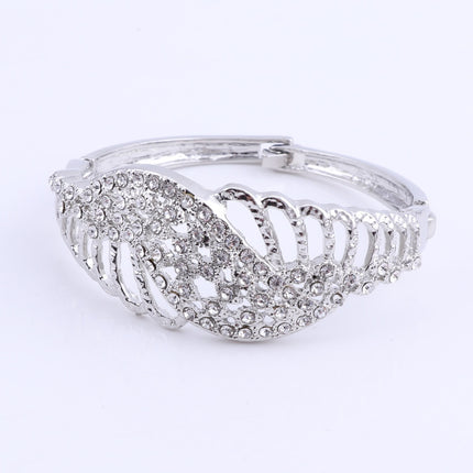Women's Silver Plated Crystal Ornamented Jewelry Set - wnkrs