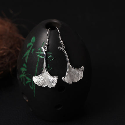 Elegant Vintage Ginkgo Leaf Shaped Silver Drop Earrings - Wnkrs
