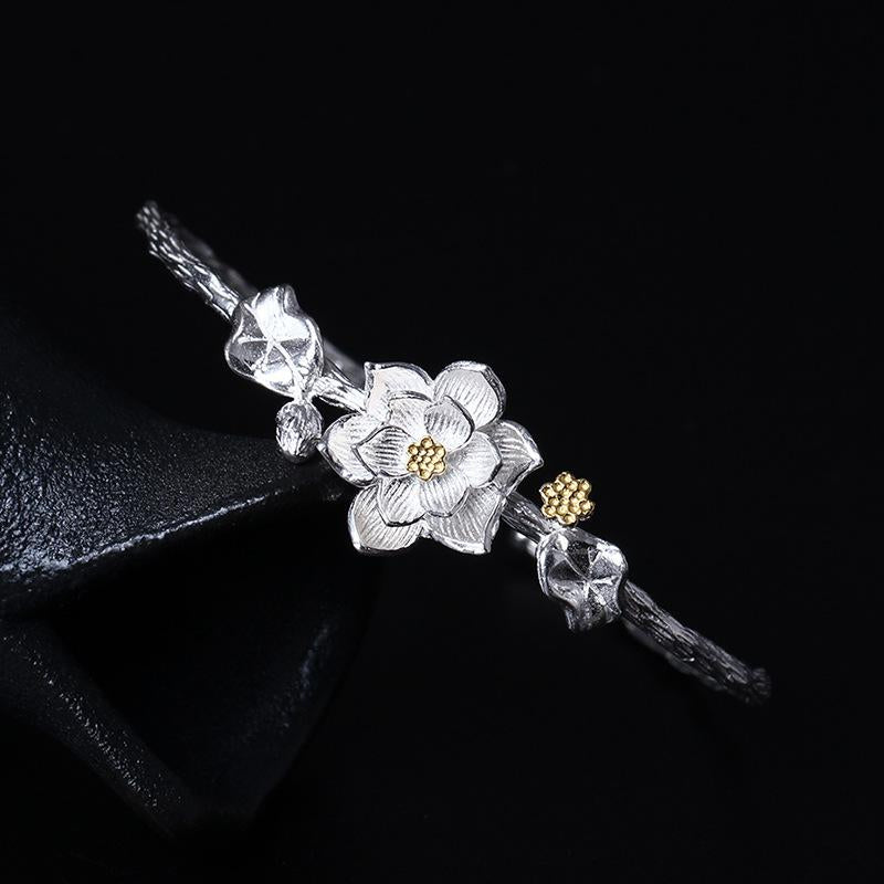 Elegant Vintage Flower Shaped Silver Bangle