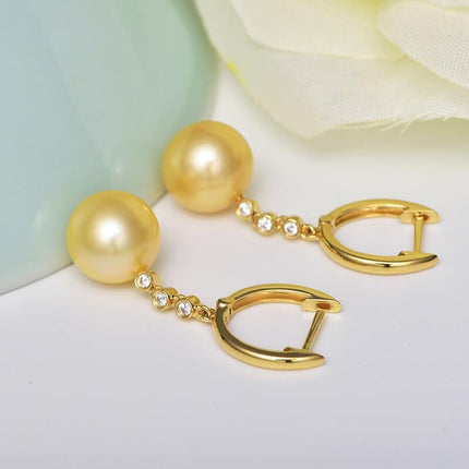 Women's Classic Gold Pearl Earrings - wnkrs