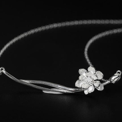 Elegant Romantic Lotus Shaped Silver Pendant Necklace - Wnkrs