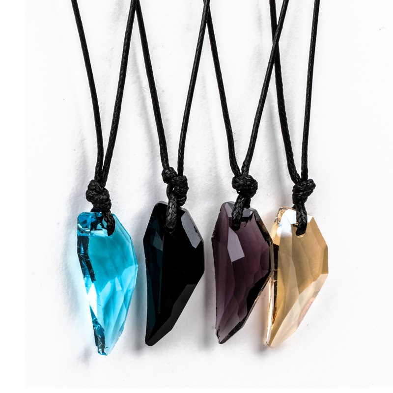 Men's Crystal Wolf Tooth Pendant Necklace