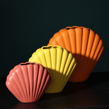 Shell Shaped Ceramic Vase - wnkrs