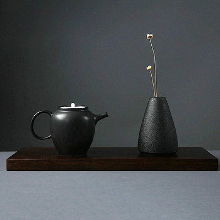 Solid Black Ceramic Vase - wnkrs
