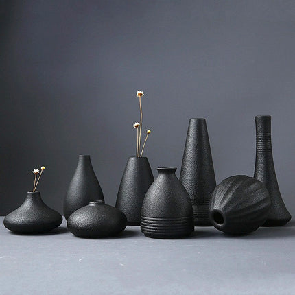 Solid Black Ceramic Vase - wnkrs