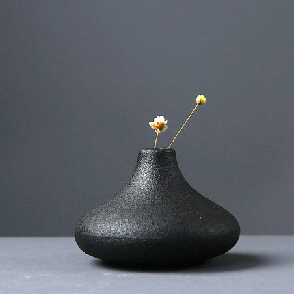 Solid Black Ceramic Vase - wnkrs