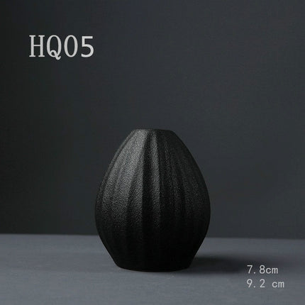 Solid Black Ceramic Vase - wnkrs