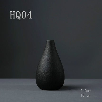 Solid Black Ceramic Vase - wnkrs
