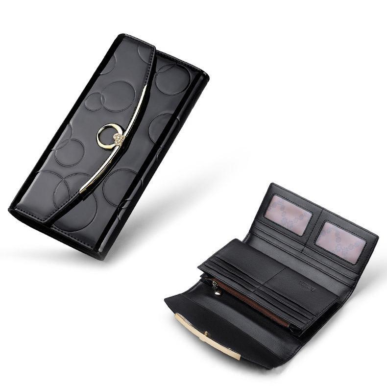 Women's Circle Embossed Leather Wallet