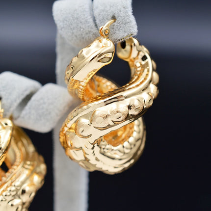 Women's Whirl Earrings and Necklace Set - Wnkrs