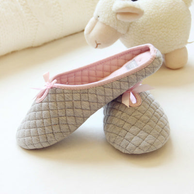 Lovely Women`s Slippers with Bow - Wnkrs