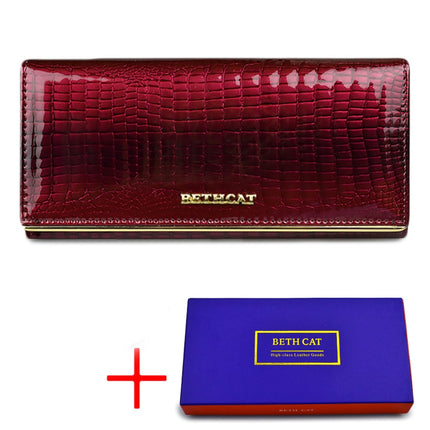 Women's Alligator Style Leather Wallet - Wnkrs