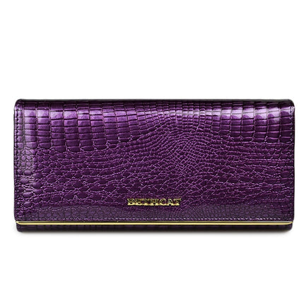 Women's Alligator Style Leather Wallet - Wnkrs