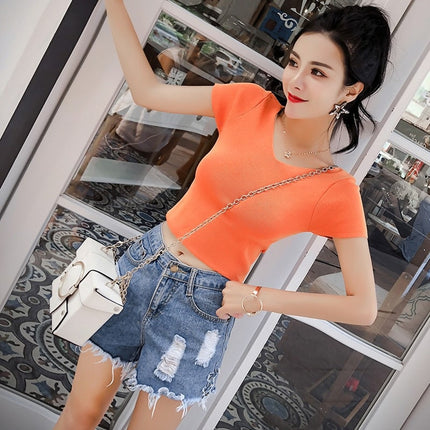Women's Knitting V-Neck Crop Top - Wnkrs