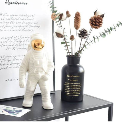 Astronaut Ceramic Vase - Wnkrs