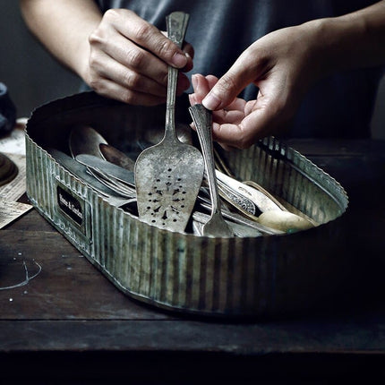 Retro Style Metal Plate with Handles - Wnkrs