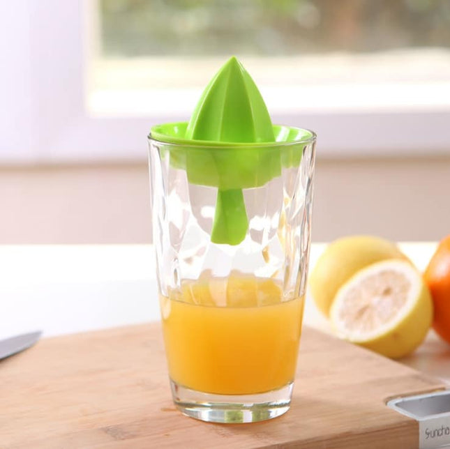 Convenient Plastic Citrus Fruit Squeezer Tool - wnkrs