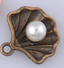 Antique Style Pearl Charms Set - Wnkrs