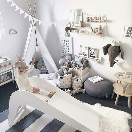 White Paint Medium - wnkrs