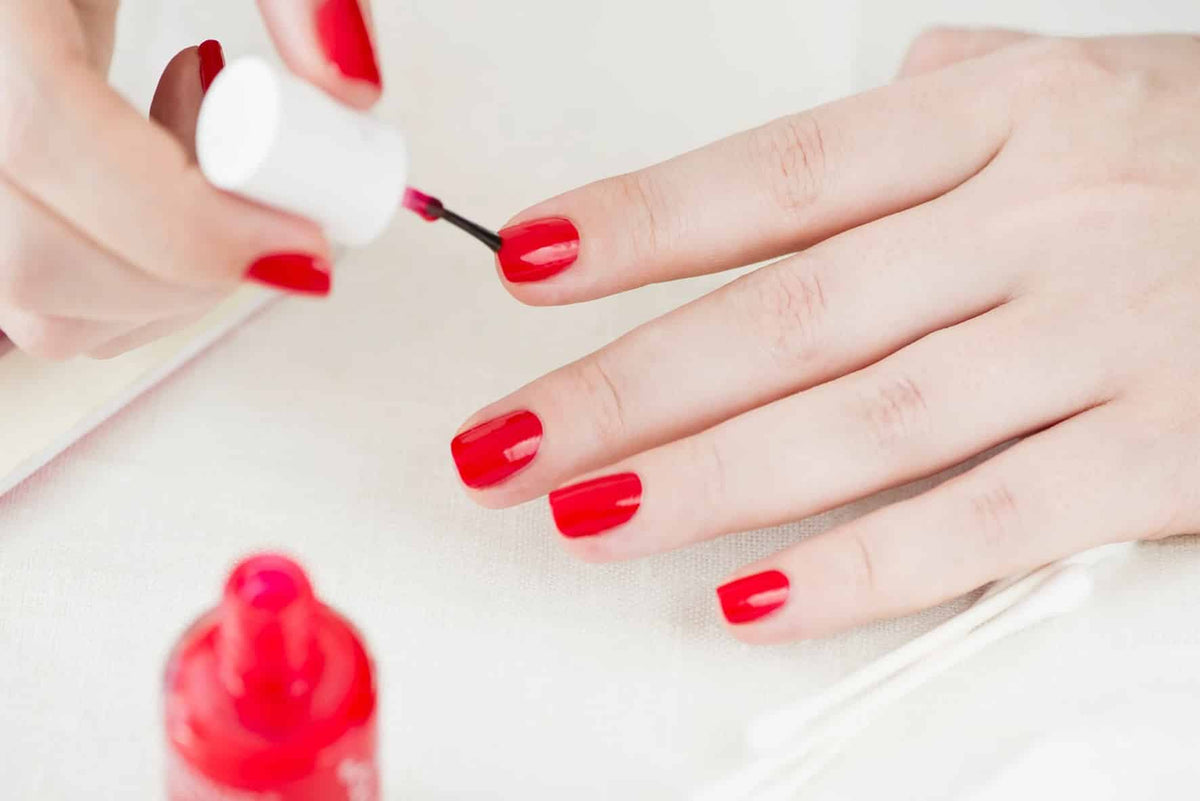 nails
