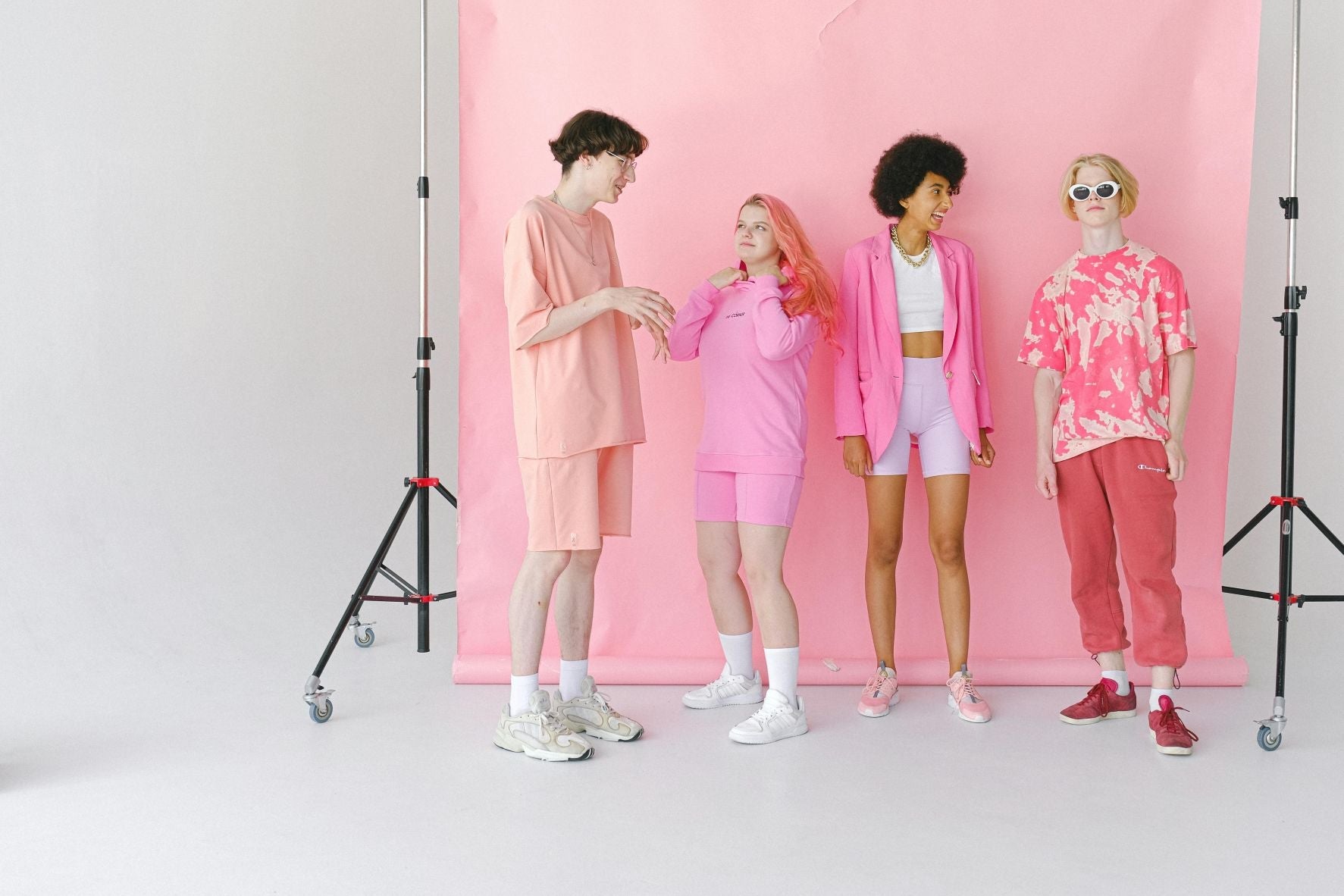Why Certain Fashion Trends Go Viral: The Algorithm Behind Style”