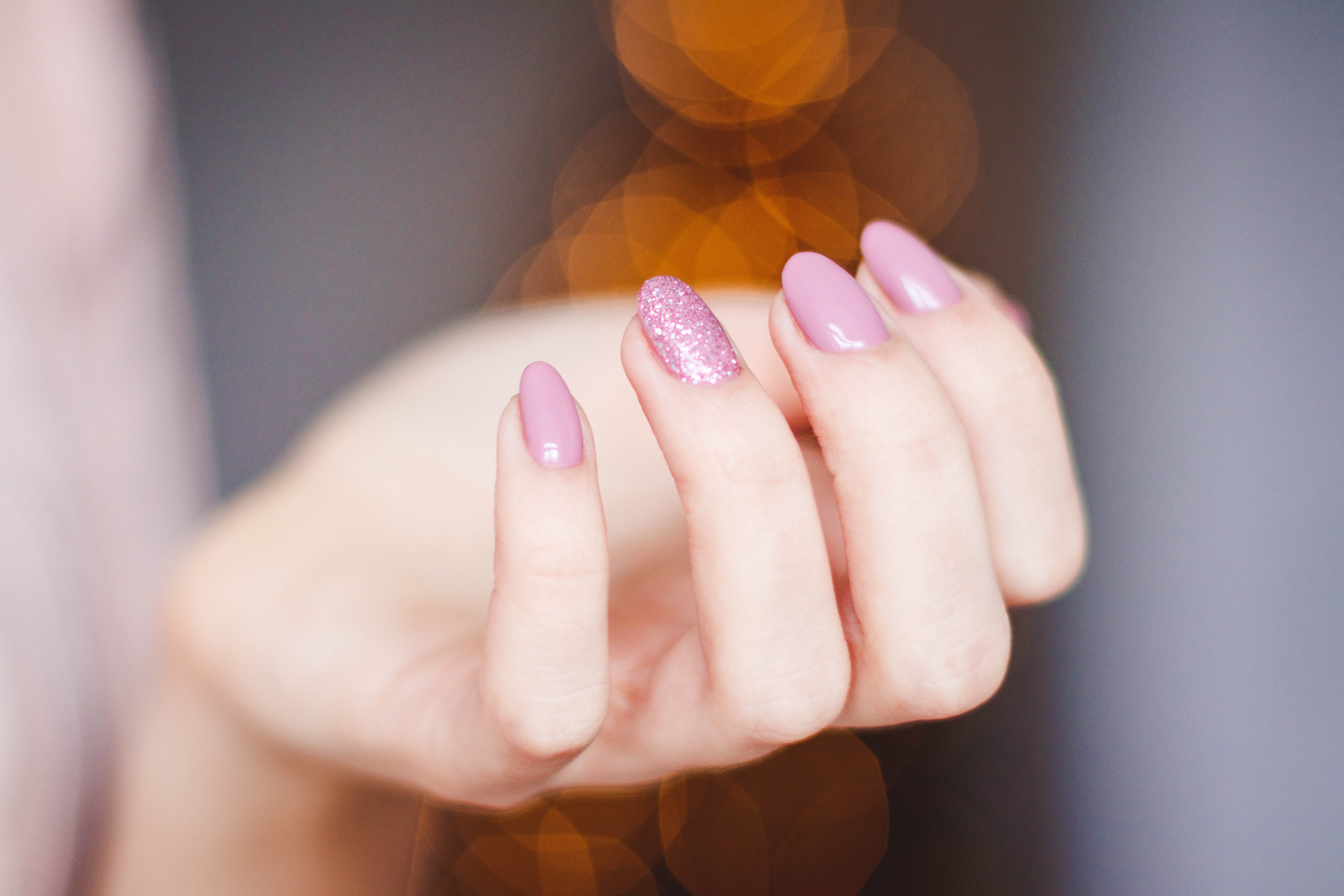 The Ultimate Guide to Choosing and Caring for Acrylic Nails: Tips and Tricks for Long-Lasting Wear