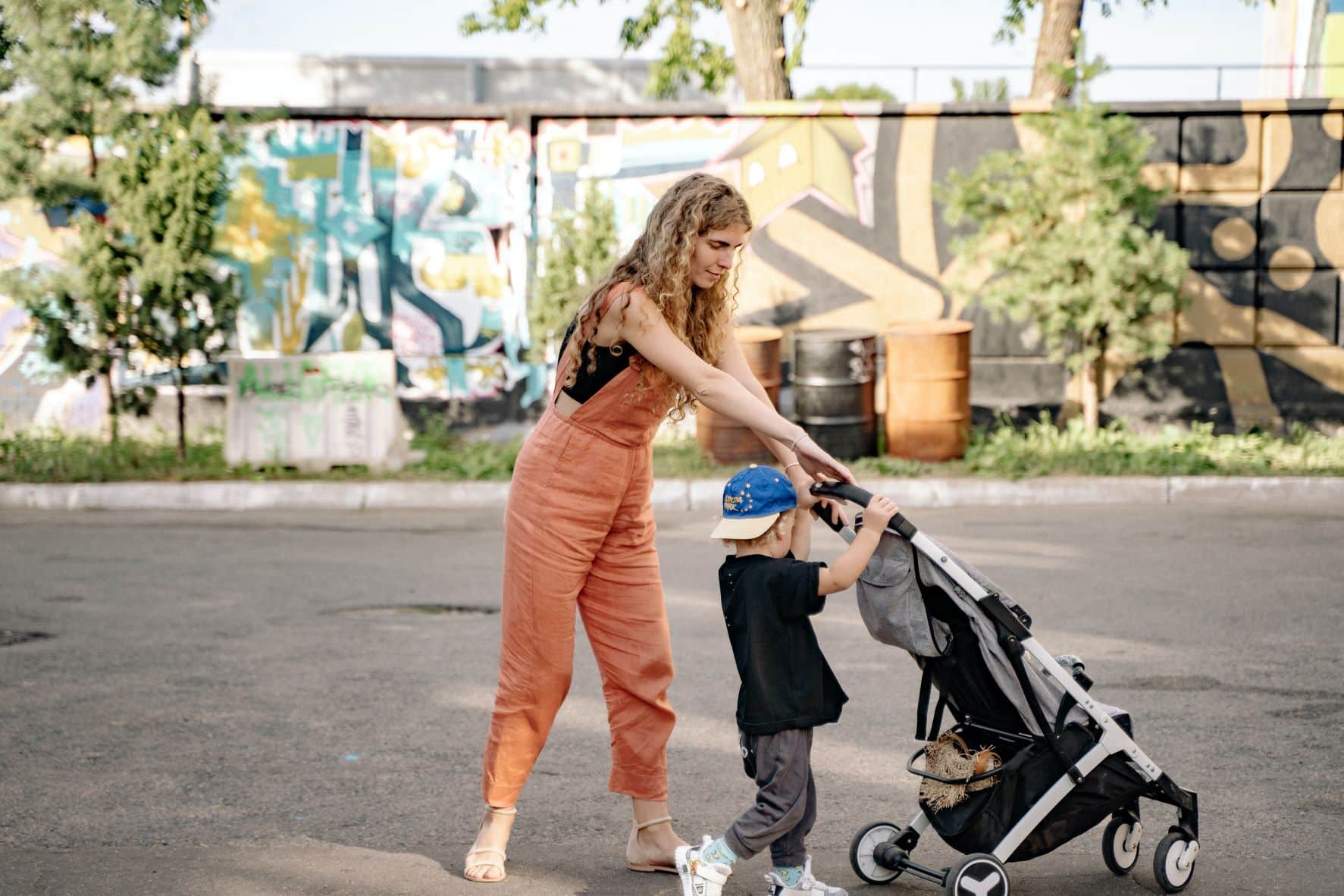 Enhance Your Strolling Experience: A Complete Guide to Must-Have Stroller Accessories