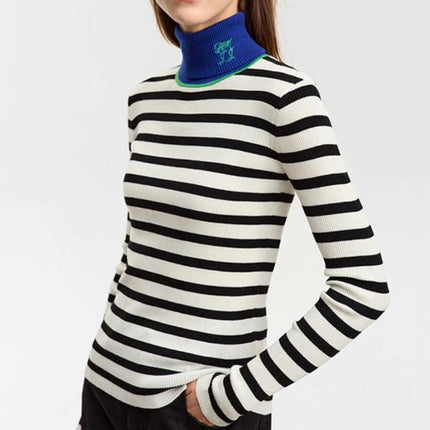 Pull col roulé rayé minimaliste