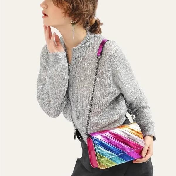 Sac à main à rabat rayé coloré avec chaîne en métal