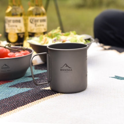 Tasse de camping en titane avec couvercle