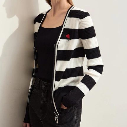 Trendy Autumn V-Neck Embroidered Cardigan with Zipper