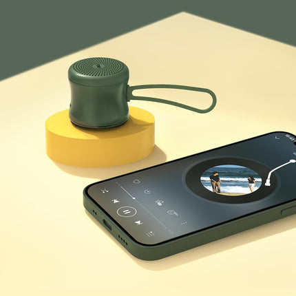 Haut-parleur Bluetooth portable étanche IPX7 avec design en métal et caisson de basses pour les voyages