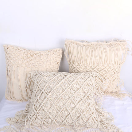 Hand-woven tassel pillow - Wnkrs