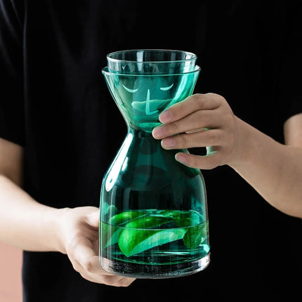 Ensemble de bouteilles d'eau en verre créatives