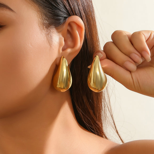 Boucles d'oreilles à tige en forme de dôme en forme de goutte d'eau épaisse et dorée à la mode