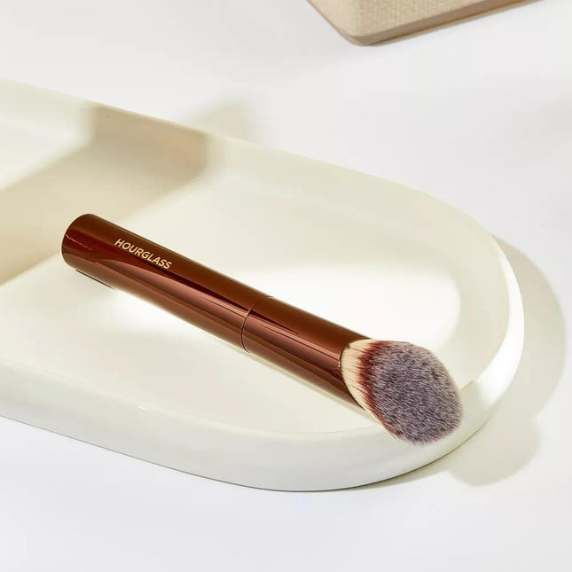 Brocha para base Ambient Soft Glow: brocha lujosa de fibra suave para una sola cara
