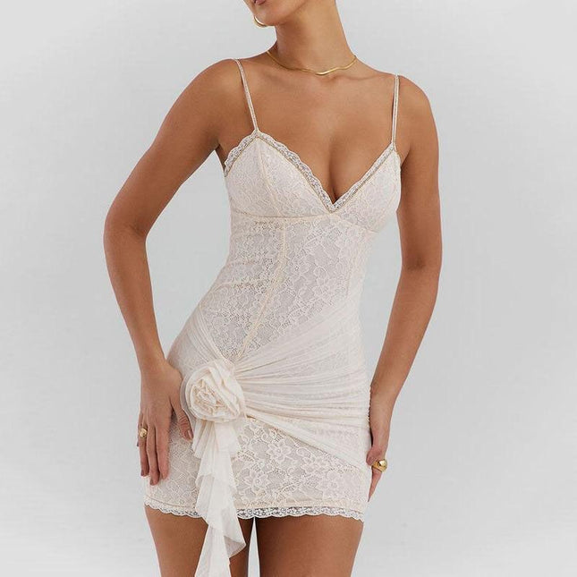 Mini-robe en dentelle blanche élégante pour l'été