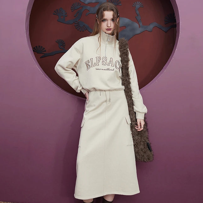 Conjunto deportivo con falda y jersey de vellón otoñal para mujer