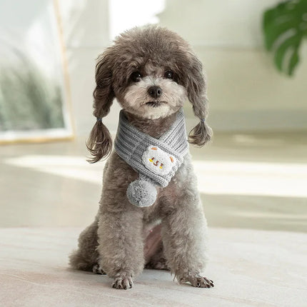 Écharpe tricotée pour chien avec pompon duveteux - Bandana cache-cou d'hiver pour animaux de compagnie