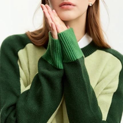 Loose Woolen Sweater with Contrast Stitching