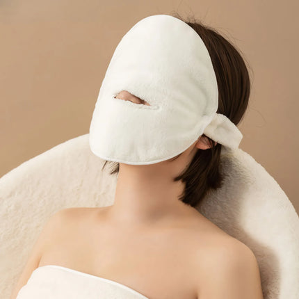 Mascarilla facial con compresas calientes para hidratar y cuidar la piel