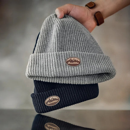 Gorros de lana tejidos para el invierno