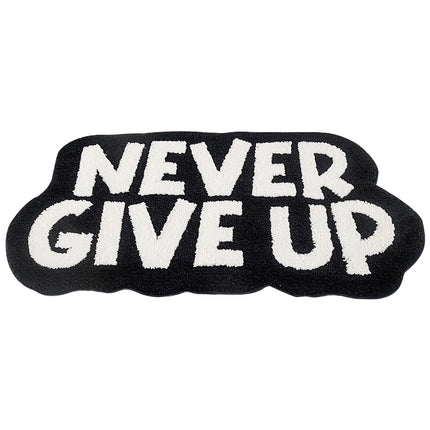 Alfombra con mechones motivacional Never Give Up para baño y dormitorio